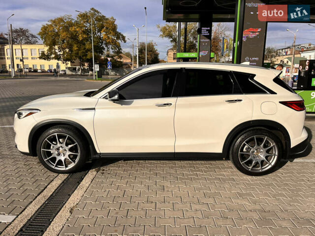 Белый Инфинити QX50, объемом двигателя 2 л и пробегом 71 тыс. км за 28500 $, фото 6 на Automoto.ua