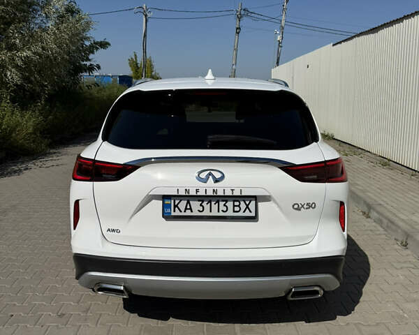 Білий Інфініті QX50, об'ємом двигуна 1.99 л та пробігом 63 тис. км за 25000 $, фото 5 на Automoto.ua