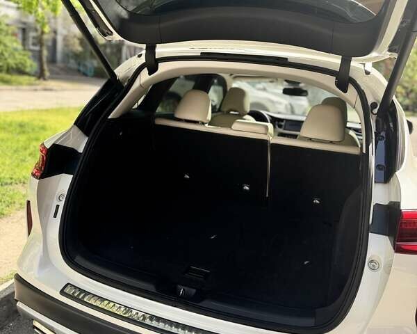 Белый Инфинити QX50, объемом двигателя 2 л и пробегом 66 тыс. км за 29999 $, фото 7 на Automoto.ua
