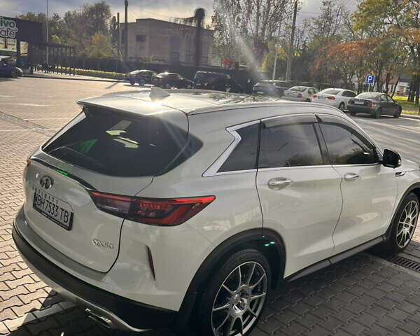 Белый Инфинити QX50, объемом двигателя 2 л и пробегом 71 тыс. км за 28500 $, фото 14 на Automoto.ua