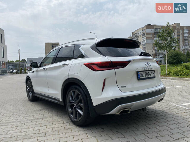 Белый Инфинити QX50, объемом двигателя 2 л и пробегом 87 тыс. км за 29000 $, фото 6 на Automoto.ua