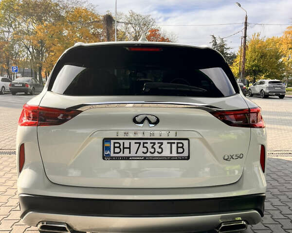 Белый Инфинити QX50, объемом двигателя 2 л и пробегом 71 тыс. км за 28500 $, фото 11 на Automoto.ua
