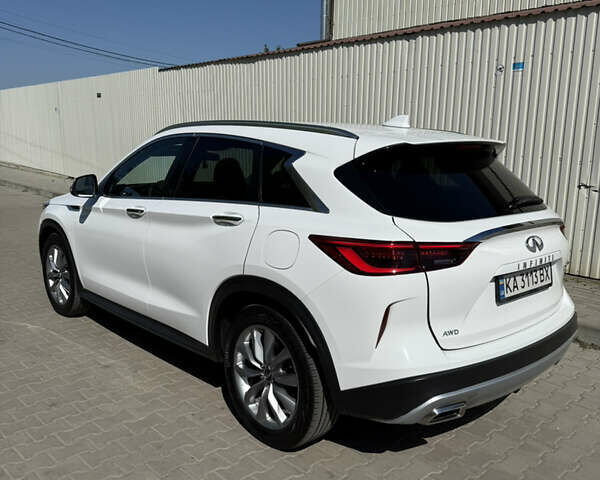 Білий Інфініті QX50, об'ємом двигуна 1.99 л та пробігом 63 тис. км за 25000 $, фото 4 на Automoto.ua