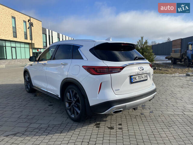 Білий Інфініті QX50, об'ємом двигуна 2 л та пробігом 87 тис. км за 30000 $, фото 8 на Automoto.ua