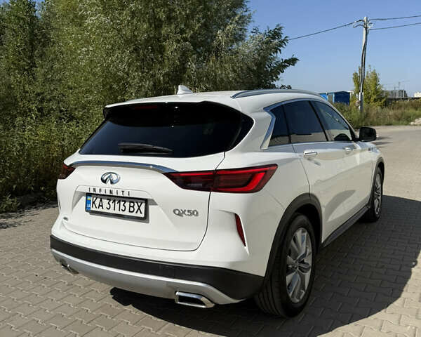 Білий Інфініті QX50, об'ємом двигуна 1.99 л та пробігом 63 тис. км за 25000 $, фото 6 на Automoto.ua