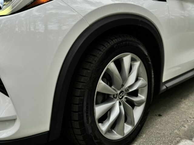 Белый Инфинити QX50, объемом двигателя 0 л и пробегом 142 тыс. км за 19999 $, фото 13 на Automoto.ua