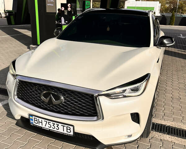 Белый Инфинити QX50, объемом двигателя 2 л и пробегом 71 тыс. км за 28500 $, фото 5 на Automoto.ua