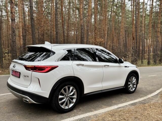 Белый Инфинити QX50, объемом двигателя 0 л и пробегом 142 тыс. км за 19999 $, фото 3 на Automoto.ua