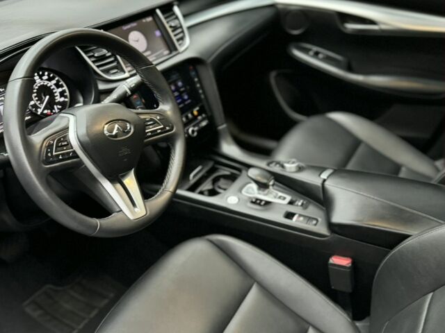 Белый Инфинити QX50, объемом двигателя 0 л и пробегом 142 тыс. км за 19999 $, фото 8 на Automoto.ua