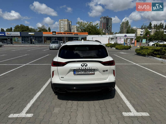 Білий Інфініті QX50, об'ємом двигуна 2 л та пробігом 60 тис. км за 24000 $, фото 4 на Automoto.ua