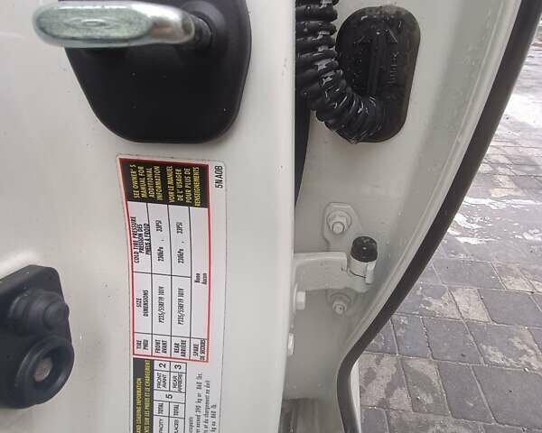 Білий Інфініті QX50, об'ємом двигуна 2 л та пробігом 116 тис. км за 23000 $, фото 17 на Automoto.ua