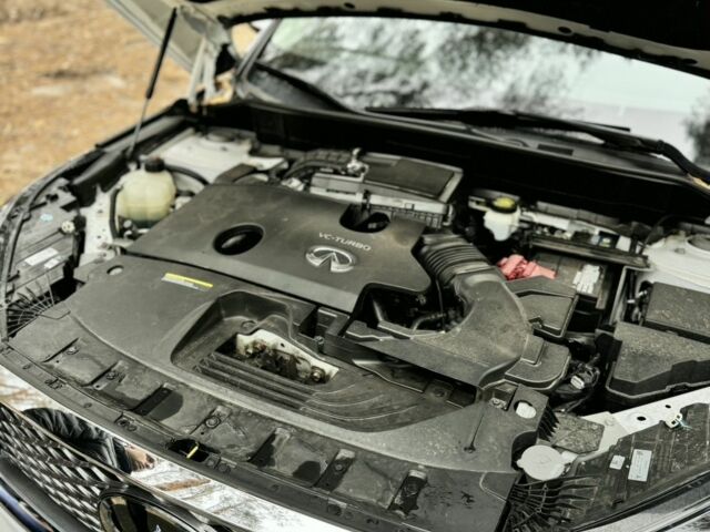 Белый Инфинити QX50, объемом двигателя 0 л и пробегом 142 тыс. км за 19999 $, фото 15 на Automoto.ua