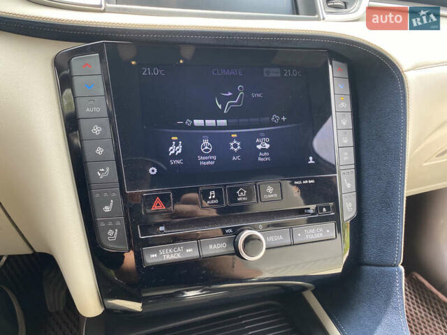 Белый Инфинити QX50, объемом двигателя 2 л и пробегом 87 тыс. км за 29000 $, фото 28 на Automoto.ua