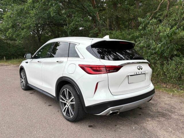 Белый Инфинити QX50, объемом двигателя 2 л и пробегом 72 тыс. км за 15000 $, фото 3 на Automoto.ua