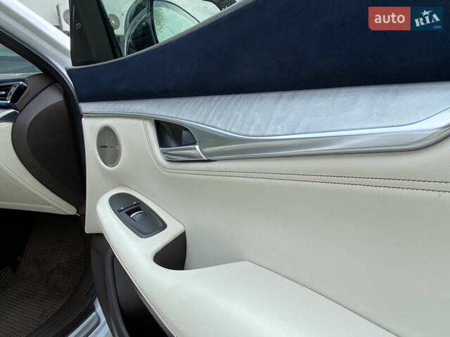 Белый Инфинити QX50, объемом двигателя 2 л и пробегом 87 тыс. км за 29000 $, фото 36 на Automoto.ua