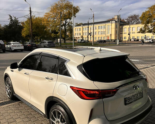 Белый Инфинити QX50, объемом двигателя 2 л и пробегом 71 тыс. км за 28500 $, фото 9 на Automoto.ua