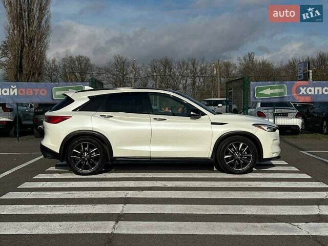 Білий Інфініті QX50, об'ємом двигуна 2 л та пробігом 63 тис. км за 22999 $, фото 3 на Automoto.ua