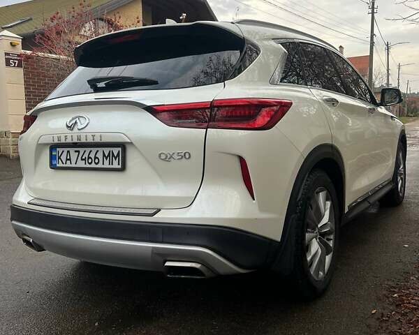 Білий Інфініті QX50, об'ємом двигуна 1.99 л та пробігом 68 тис. км за 31000 $, фото 5 на Automoto.ua