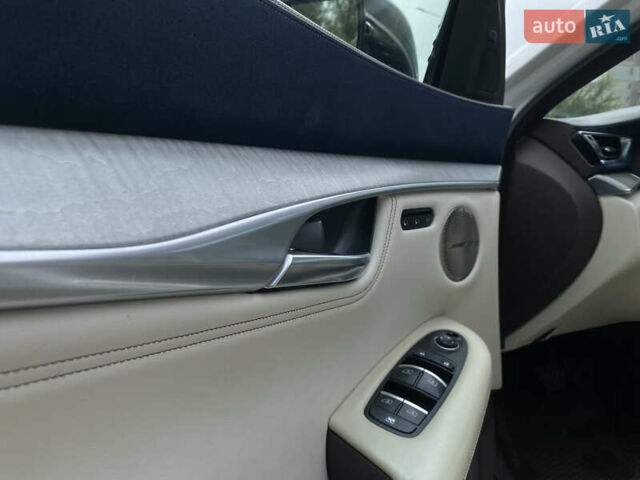 Белый Инфинити QX50, объемом двигателя 2 л и пробегом 87 тыс. км за 29000 $, фото 23 на Automoto.ua