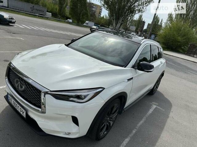 Білий Інфініті QX50, об'ємом двигуна 1.99 л та пробігом 32 тис. км за 30000 $, фото 9 на Automoto.ua