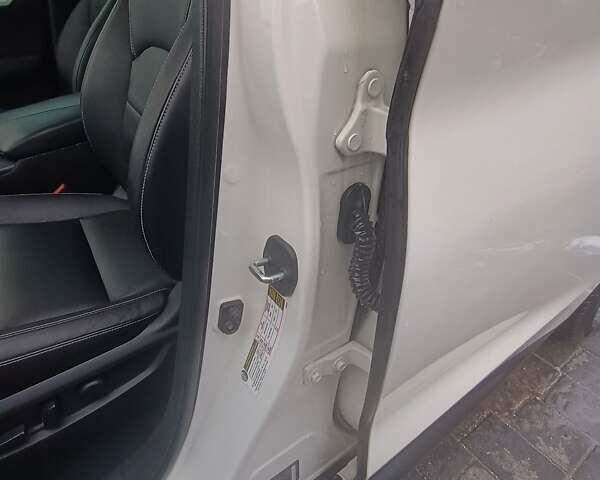 Білий Інфініті QX50, об'ємом двигуна 2 л та пробігом 116 тис. км за 23000 $, фото 18 на Automoto.ua