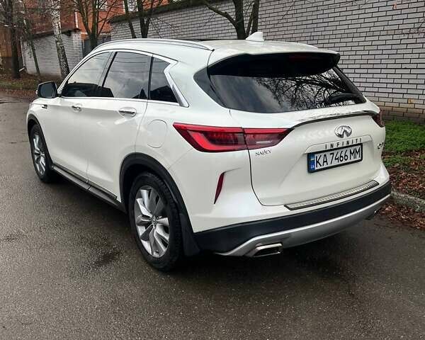 Білий Інфініті QX50, об'ємом двигуна 1.99 л та пробігом 68 тис. км за 31000 $, фото 7 на Automoto.ua