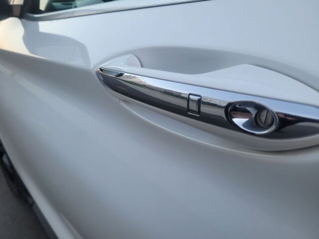 Белый Инфинити QX50, объемом двигателя 2 л и пробегом 212 тыс. км за 18200 $, фото 15 на Automoto.ua