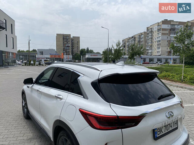Белый Инфинити QX50, объемом двигателя 2 л и пробегом 87 тыс. км за 29000 $, фото 17 на Automoto.ua