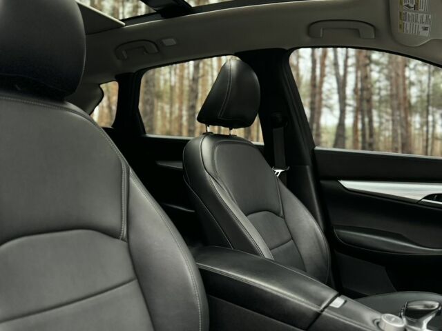 Белый Инфинити QX50, объемом двигателя 0 л и пробегом 142 тыс. км за 19999 $, фото 18 на Automoto.ua