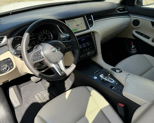 Білий Інфініті QX50, об'ємом двигуна 1.99 л та пробігом 63 тис. км за 25000 $, фото 9 на Automoto.ua