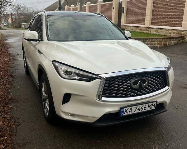 Білий Інфініті QX50, об'ємом двигуна 1.99 л та пробігом 68 тис. км за 31000 $, фото 4 на Automoto.ua