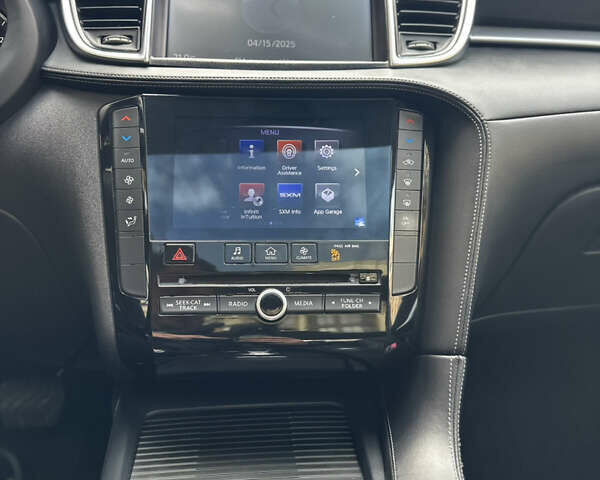 Білий Інфініті QX50, об'ємом двигуна 2 л та пробігом 160 тис. км за 21000 $, фото 16 на Automoto.ua
