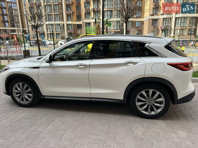 Білий Інфініті QX50, об'ємом двигуна 2 л та пробігом 160 тис. км за 21000 $, фото 4 на Automoto.ua