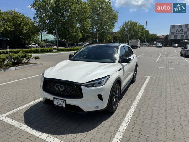 Білий Інфініті QX50, об'ємом двигуна 2 л та пробігом 60 тис. км за 24000 $, фото 2 на Automoto.ua