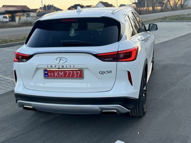 Белый Инфинити QX50, объемом двигателя 2 л и пробегом 212 тыс. км за 18200 $, фото 5 на Automoto.ua