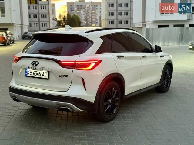 Белый Инфинити QX50, объемом двигателя 2 л и пробегом 124 тыс. км за 25500 $, фото 4 на Automoto.ua