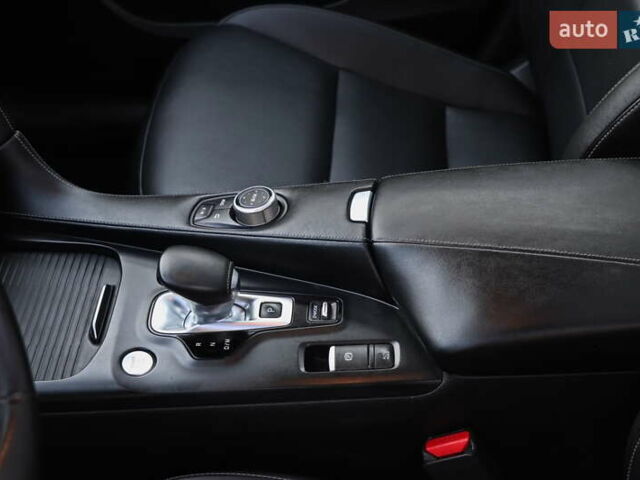 Белый Инфинити QX50, объемом двигателя 2 л и пробегом 84 тыс. км за 21999 $, фото 19 на Automoto.ua