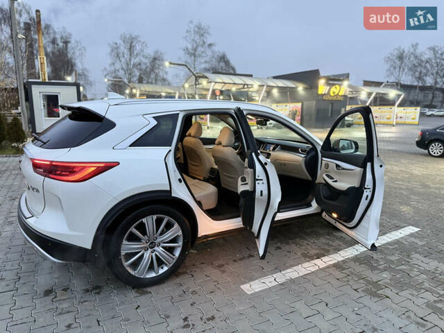 Білий Інфініті QX50, об'ємом двигуна 1.99 л та пробігом 57 тис. км за 31900 $, фото 20 на Automoto.ua