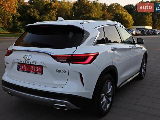 Белый Инфинити QX50, объемом двигателя 2 л и пробегом 84 тыс. км за 21999 $, фото 5 на Automoto.ua