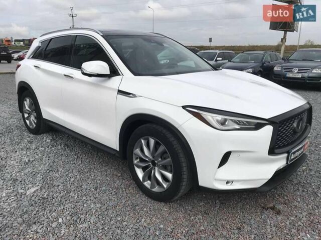 Белый Инфинити QX50, объемом двигателя 2 л и пробегом 60 тыс. км за 25740 $, фото 2 на Automoto.ua