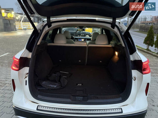 Білий Інфініті QX50, об'ємом двигуна 1.99 л та пробігом 57 тис. км за 31900 $, фото 56 на Automoto.ua