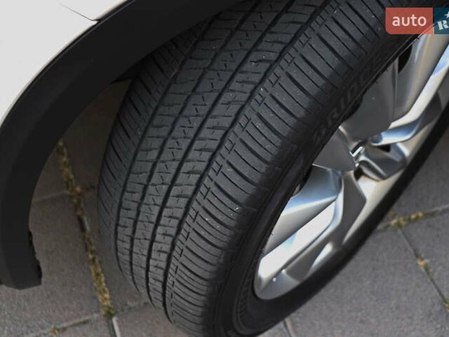 Белый Инфинити QX50, объемом двигателя 2 л и пробегом 84 тыс. км за 21999 $, фото 42 на Automoto.ua