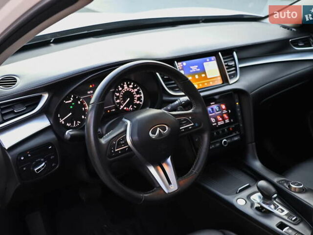 Белый Инфинити QX50, объемом двигателя 2 л и пробегом 84 тыс. км за 21999 $, фото 10 на Automoto.ua
