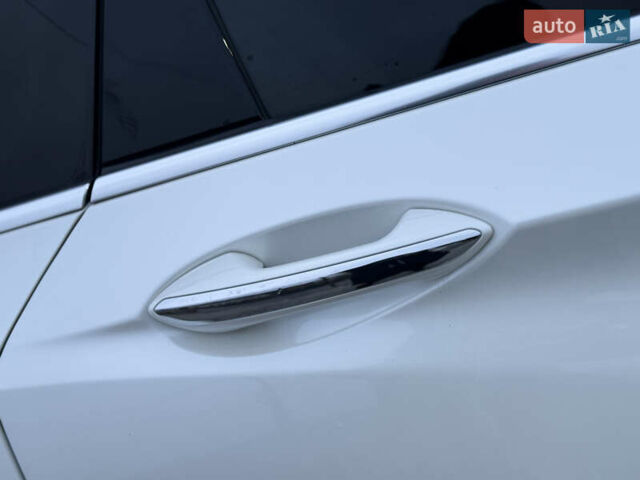 Білий Інфініті QX50, об'ємом двигуна 1.99 л та пробігом 57 тис. км за 31900 $, фото 62 на Automoto.ua