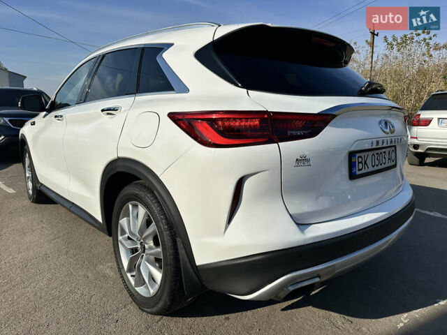 Белый Инфинити QX50, объемом двигателя 2 л и пробегом 71 тыс. км за 23999 $, фото 8 на Automoto.ua