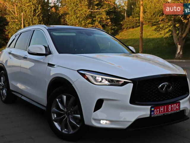 Белый Инфинити QX50, объемом двигателя 2 л и пробегом 84 тыс. км за 21999 $, фото 1 на Automoto.ua