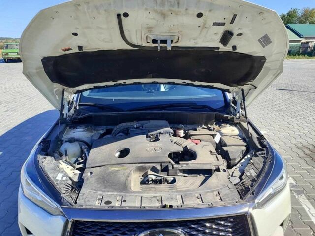 Белый Инфинити QX50, объемом двигателя 2 л и пробегом 82 тыс. км за 29900 $, фото 19 на Automoto.ua