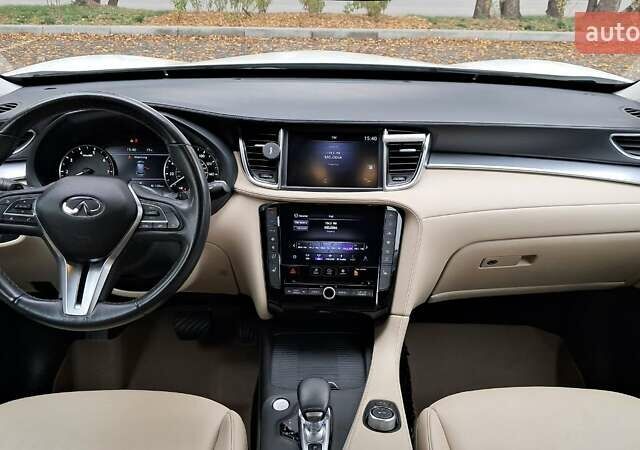 Белый Инфинити QX50, объемом двигателя 2 л и пробегом 74 тыс. км за 24900 $, фото 19 на Automoto.ua