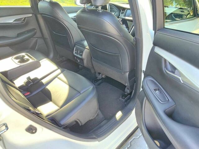 Белый Инфинити QX50, объемом двигателя 2 л и пробегом 82 тыс. км за 29900 $, фото 17 на Automoto.ua