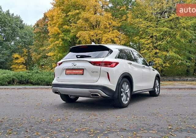 Белый Инфинити QX50, объемом двигателя 2 л и пробегом 74 тыс. км за 24900 $, фото 7 на Automoto.ua